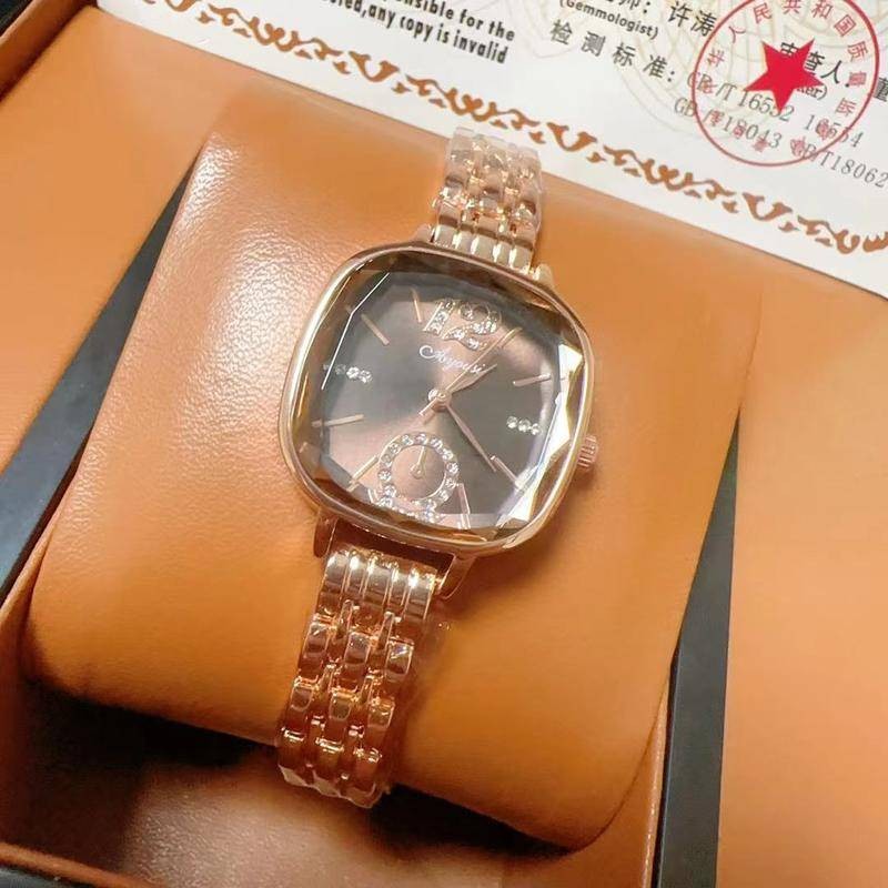 New Fashion Waterproof Ladies Watch Female Korean Version Bracelet Watch Trendy Ladies Quartz Watch Waterproof Casual Female Student Watch Female Wrist Watch Fashion Watch Jewelry Watch Gift Watch