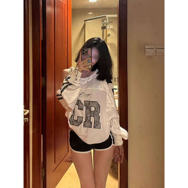 baju jersey lengan panjang jersey lengan panjang perempuan jersey lengan panjang Baju peluh lengan panjang retro hottie wanita musim luruh dan musim sejuk longgar rasa mewah bahu senget bersulam bergaya atas jersi sukan bersulam