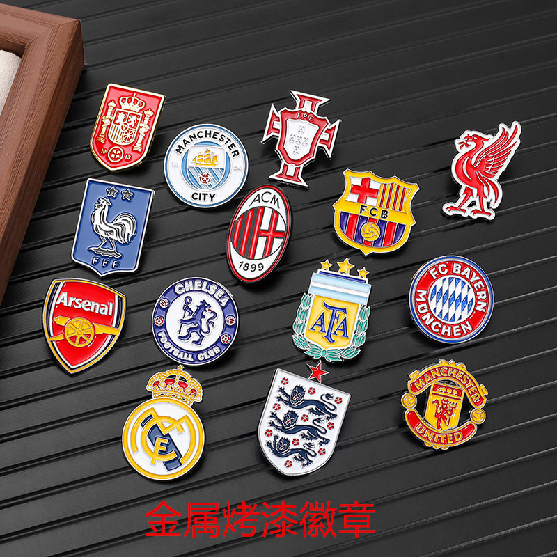 18 Chelsea AC Milan/Brooch Metal Badge Royal Horse uu13 Manchester United Nations Mimancheng Commemorative Badge Bazaar Bayern Football ZGHK