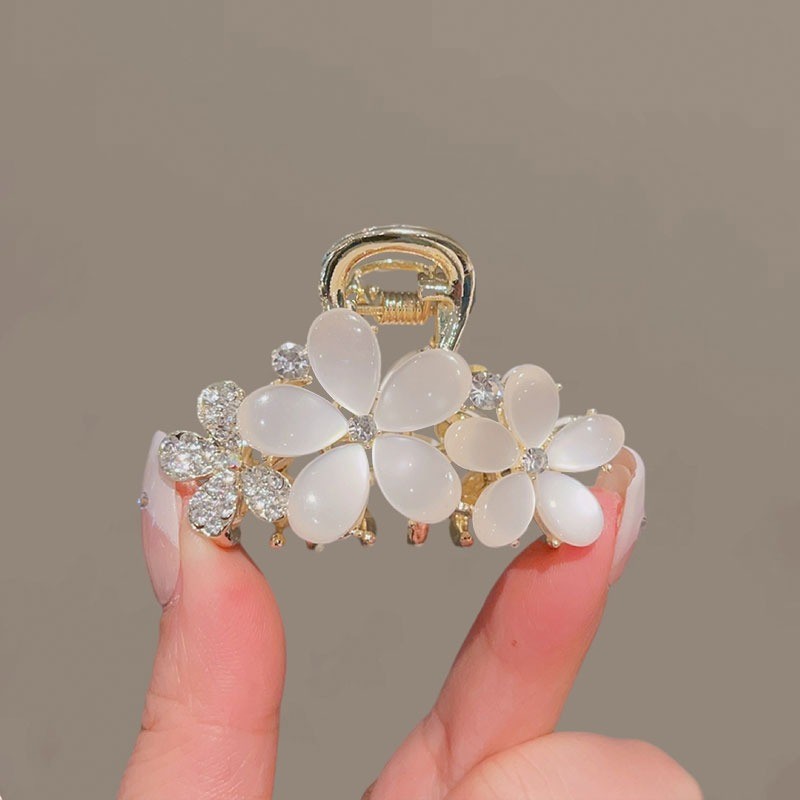 New Style Elegant White Diamond Flower Grab Clip Ladies Exquisite Fashion Fairy Hair Accessories