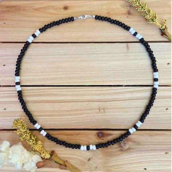 Apparels Online OREO SEED BEADS CHOKER NECKLACE FOR MEN AND WOMEN