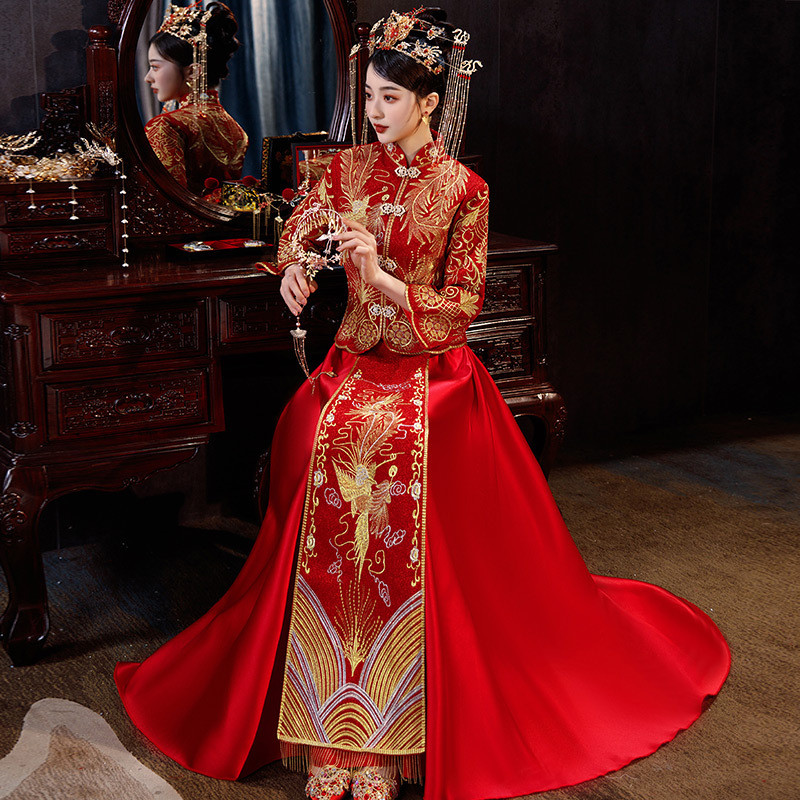 Traditional Chinese Bridal selling Red Qipao Dress, China Bride Wedding Gown, 新娘敬酒服 Evening Toast Suit, Classical Embroidery Flower