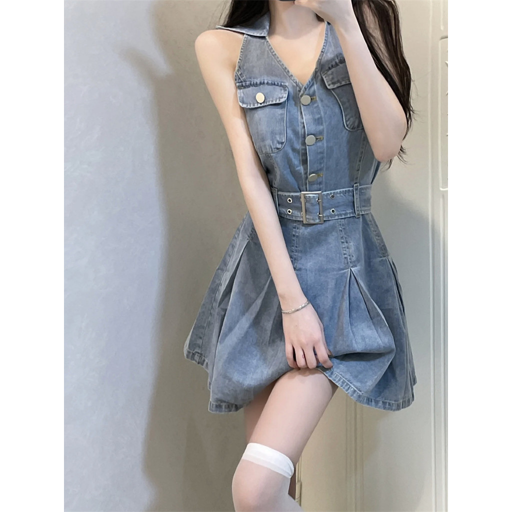 Design Halter Denim Dress Spring New Style Narrow Waist Niche Hot Girl a-Line Pleated Skirt Women's Clothing