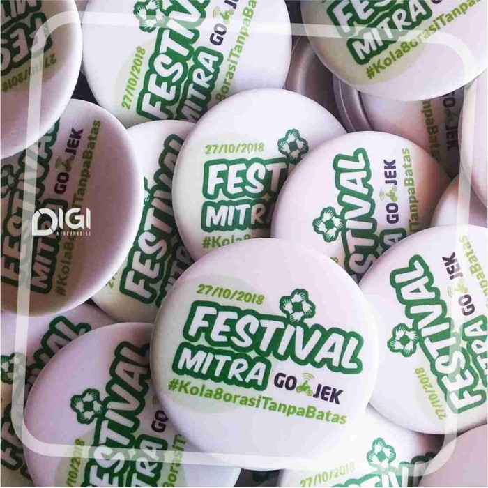 CUSTOM PIN PLUS LAMINATED DOFF OR GLOSSY LASER PRINT 58mm