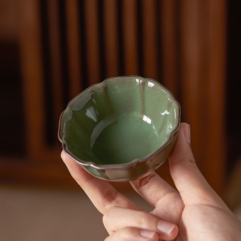 1244 people collect the praises of ceramics, handmade kung f1244 people Collection praises Ceramic handmade kung Fu Tea Cup Ge Kiln Celadon Iron Tire Tea Cup Retro Master Cup Plum Green Octagonal Cup 4.15