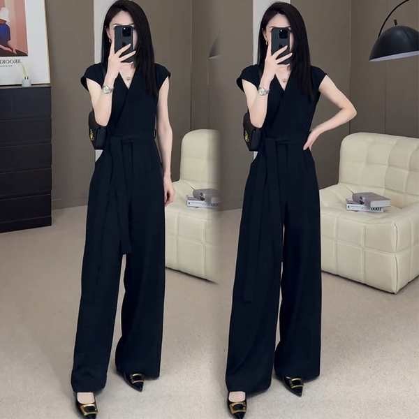 jumpsuit skirt jumpsuit woman jumpsuit jeans women Perangai selebriti Internet, produk Eropah yang bergaya, jumpsuit, leher V musim panas wanita, tanpa lengan, seluar kaki lebar langsing, pinggang mencengkeram, jumpsuit nipis