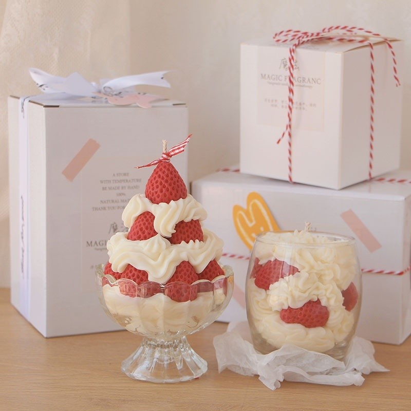 Hot Sale Cream Strawberry Tower Scented Candles Creative Birthday Gifts for Girls Handmade Souvenirs Bedroom Smokeless