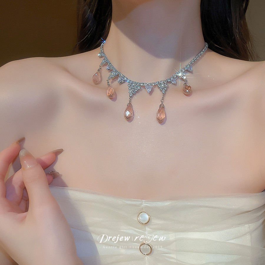 DREJEW Zircon diamond-set water drop tassel necklace French retro niche fashion versatile clavicle chain light luxury high-end necklace