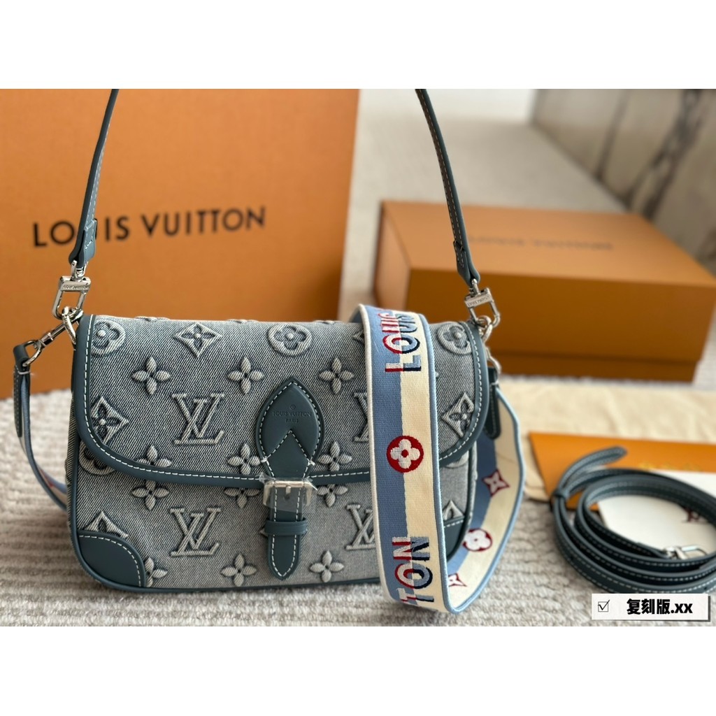 Copy Version with Box Three Shoulders Size: 25 * 17cm L Home Diane Baguette Handbag Baguette Bag Good, Configuration Two Shoulders 〰 ️ Sweet Salty Search Lv Baguette