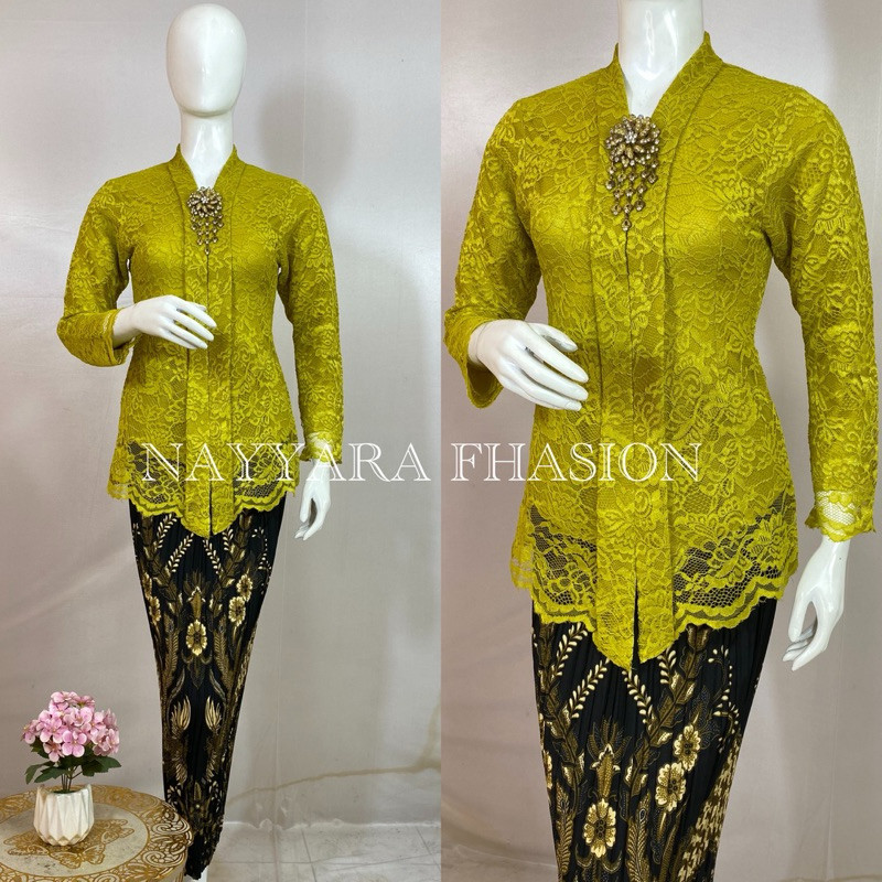 Modern Kartini Kebaya\ Modern Kebaya \ Tunic Kebaya \ Brocade Kebaya Set \ Brocade Kebaya \ Encim Kebaya \ Brukat Tunic 