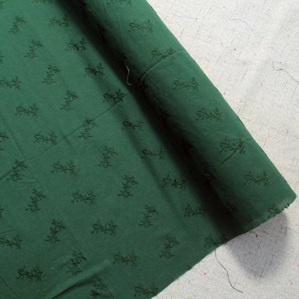 KAMDAR Cotton Cambric Embroidery Floral Vine Chikan Bidang 44" Open Meter (Kain Ela) - Texture & Timbul