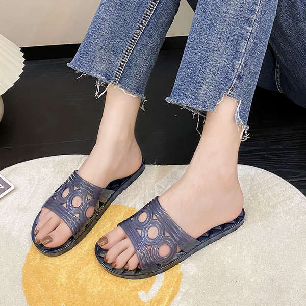 sandal perempuan kasut sandal perempuan New Transparent Crystal Shoes Slippers Women Lightweight Home Casual Wear-Resistant Comfortable Jelly Transparent Sandals Fashionable All @