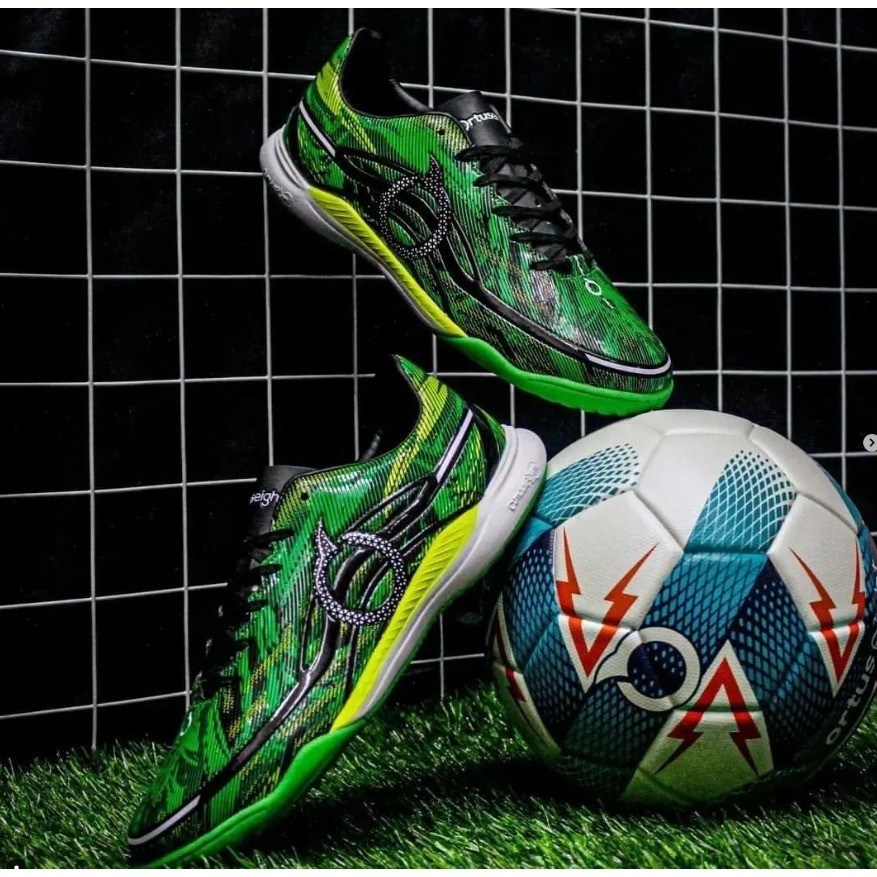 Ortuseight catalyst beast green black futsal shoes