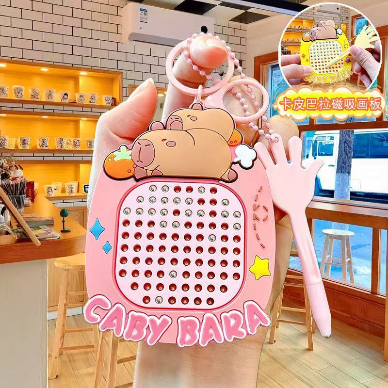 【Hadiah Hari Raya】Malaysian Viral Capybara Keychain | Capybara Magnetic Drawing Board Keychain, Malaysian New Year Gift, Creative Portable Stress-Relief Keychain