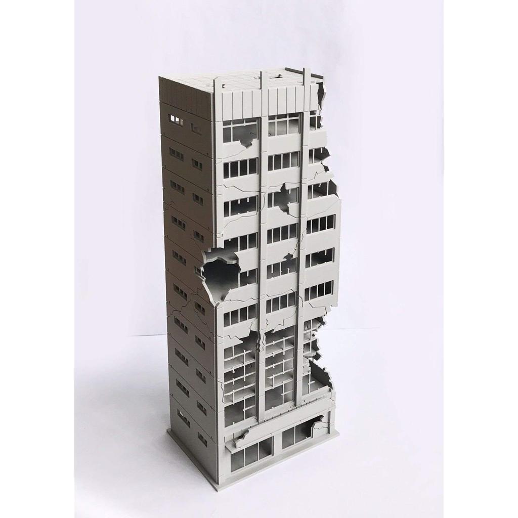 Outland Models Scenic Diorama City Disaster Abandoned House N Scale