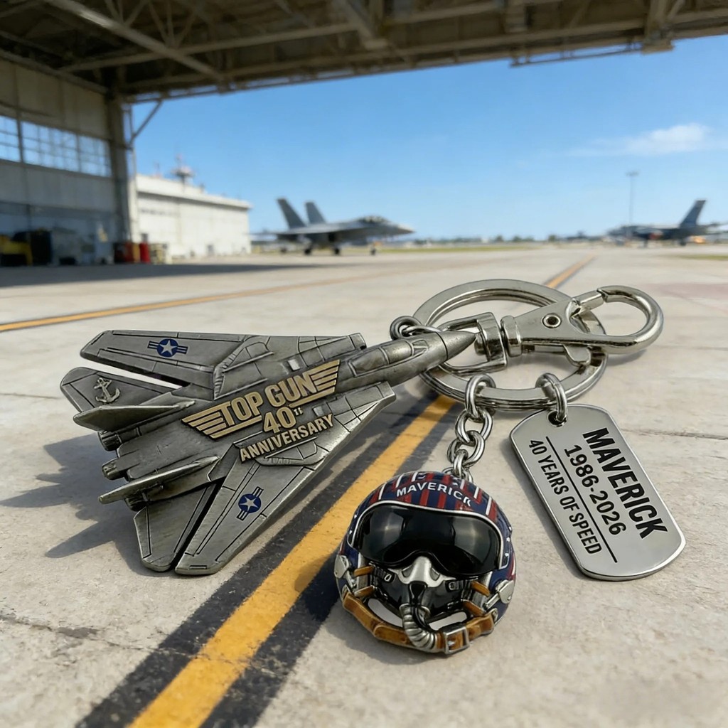 Top Gun 40th Anniversary Keychain – Maverick Helmet Design, Metal Movie Memorabilia Key Ring for Fans [CHUNXCX]