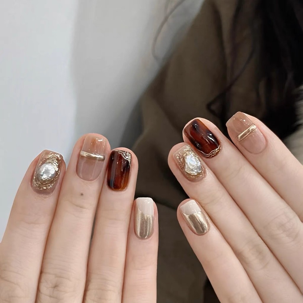 Pure Hand-Weared Nails High-Sense Amber Smudge Manicure Whitening Detachable Fake Nail Stickers Short Nails 12.17
