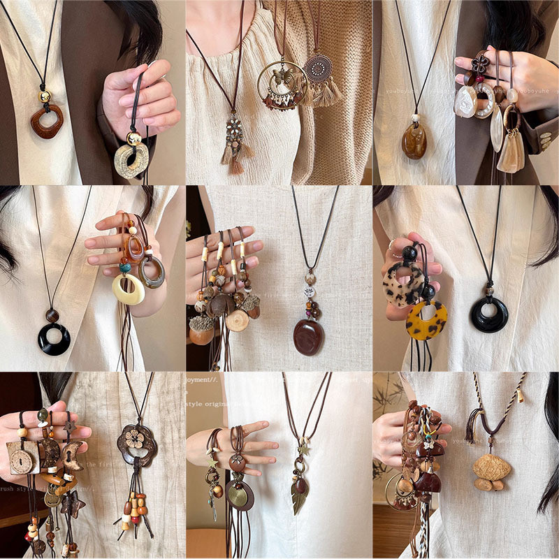 《Ready Stock》Retro Hot-selling Ethnic Style Necklace Women All-match High-end Simple Accessories Kalung Wanita Boho Kayu Etnik Vintage Panjang Adjustable Tali Leher Perempuan Bohemian Natural Wood Pendant Necklace
