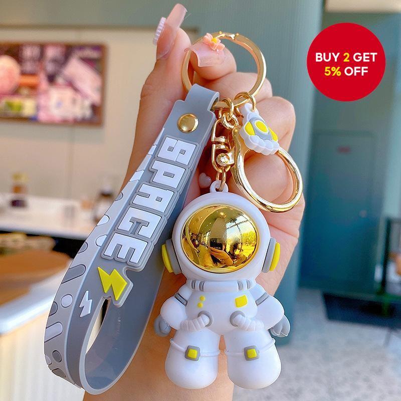 Trendy New Cartoon Cool Astronaut Keychain Creative Car Accessories Cute Couple Bag Pendant Gift