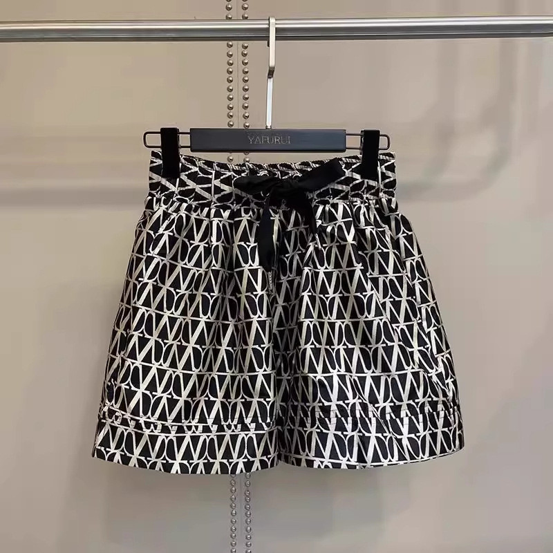 Chic Printed Shorts for Women - Loose Fit, Sporty A-Line Design