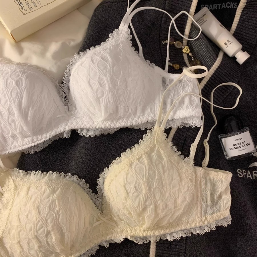Beautiful Lace Bra Set with Thin Style Wireless Cups - Anti-Sagging & Breathable