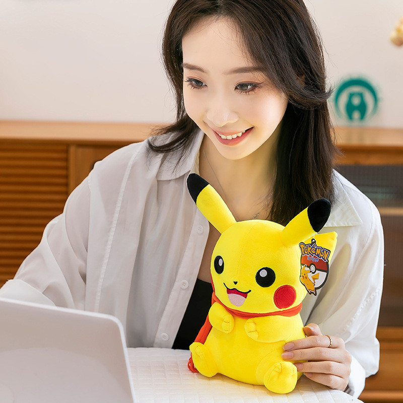 Boneka mainan plush Pokémon Pikachu asli, patung Pokémon, hiasan meja, hadiah boleh dirundingkan.