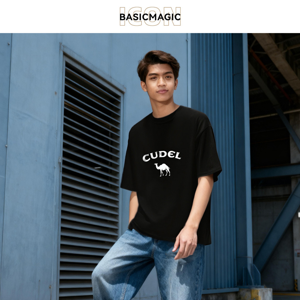 BASICMAGIC Baju T Longgar Hitam dengan Cetakan Unta 0109