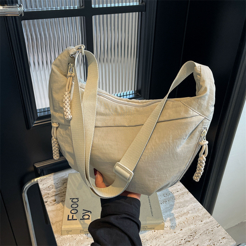 Japanese Style Simple Women's Crossbody Bag Large Capacity Solid Color Versatile Dumpling Bag Lightweight Commuting Student Class Shoulder Bag Makeup Bag