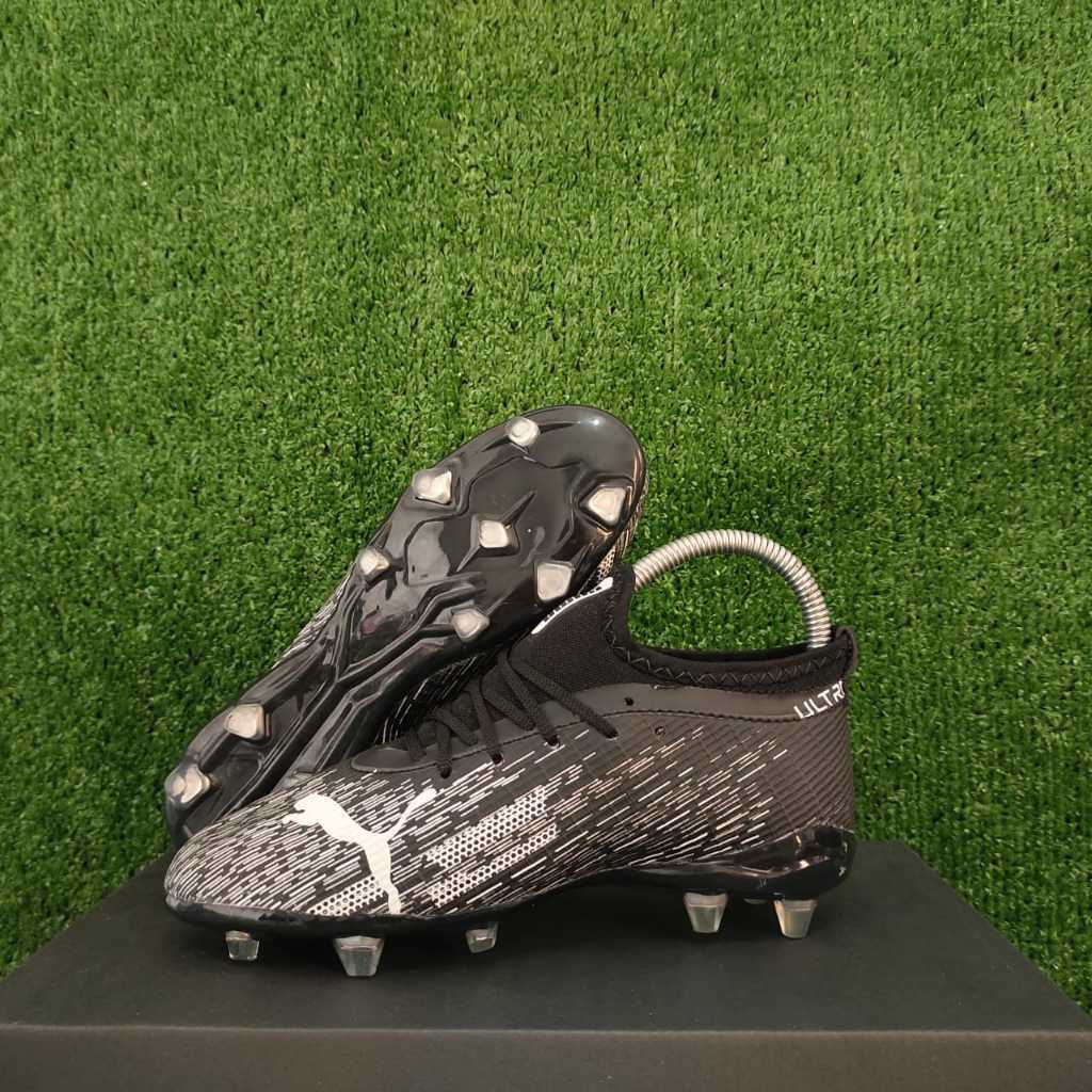 Versatile Durable Ultra Luminos Semi Boot Football Boots Size 33 37 & 38 43 - Image 3
