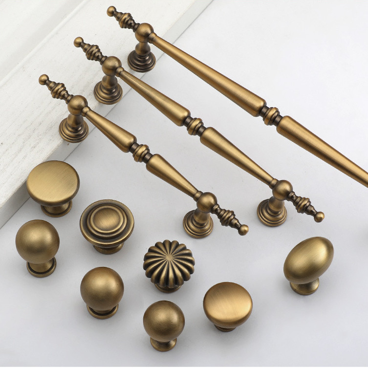 Minimalist French-Style Antique Bronze Wardrobe Handle Nordic Shoe Cabinet Door Handle Luxury Solid Vintage Zinc Alloy Drawer Handle