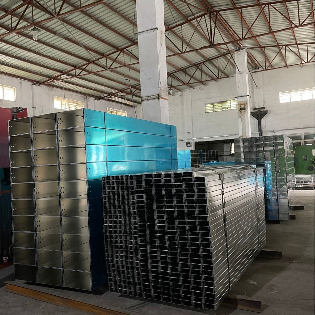 Aluminum Alloy Groove Type Bridge Aluminum Alloy Wire Groove Aluminum Alloy Bridge Photovoltaic Cable Bridge Frame Factory Direct Sales