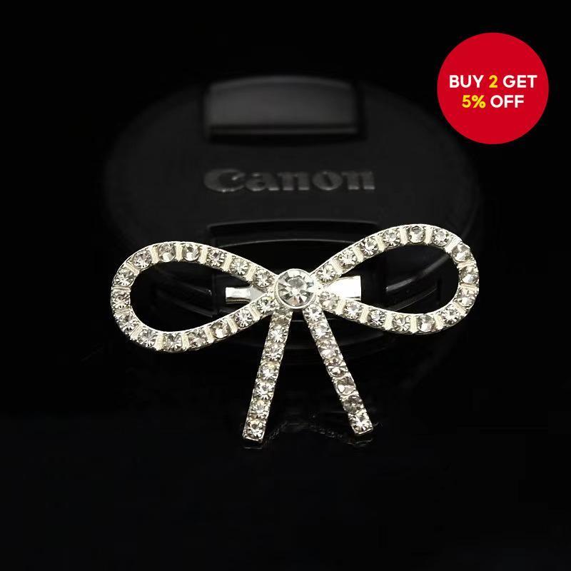 Versatile Chic Bowtie Brooch Elegant Fashion Accessory Unique Design Pin for Stylish Outfits