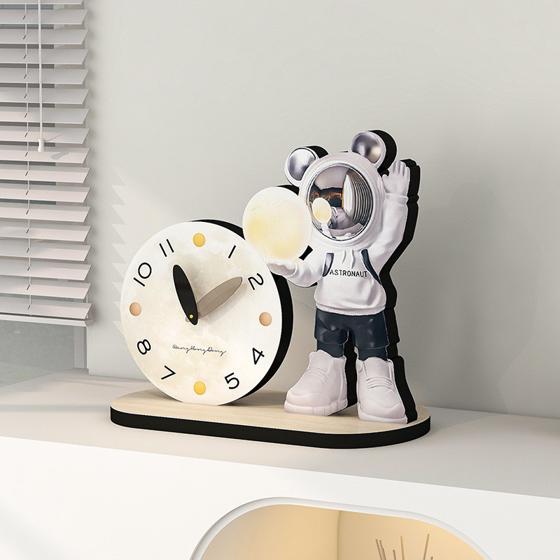 Creative Ornaments Desk Clock Spaceman Decoration Desktop Home Cartoon Wall Clock Modern Fashion Mute Clock