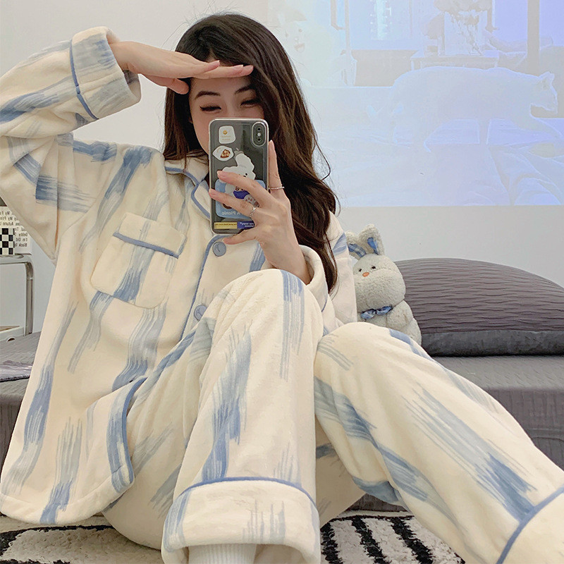 Coral Fleece Women's Pajama Set with Flannel Lining - Lounge Wear