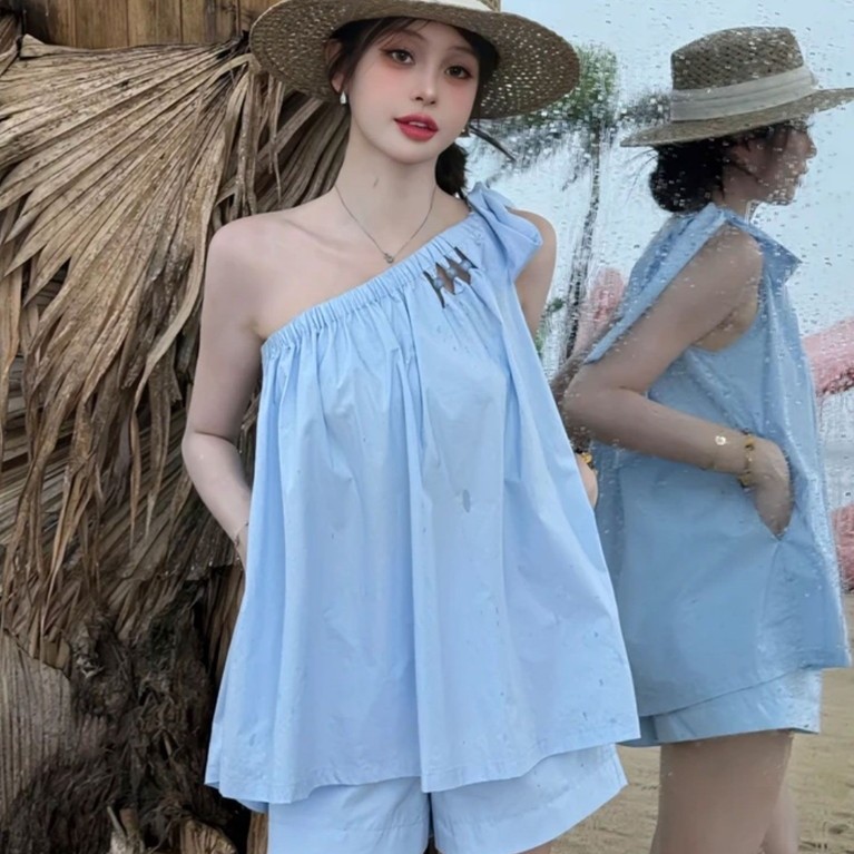 Light Women's Diagonal Collar Off-Shoulder Bow Suit with Shorts
