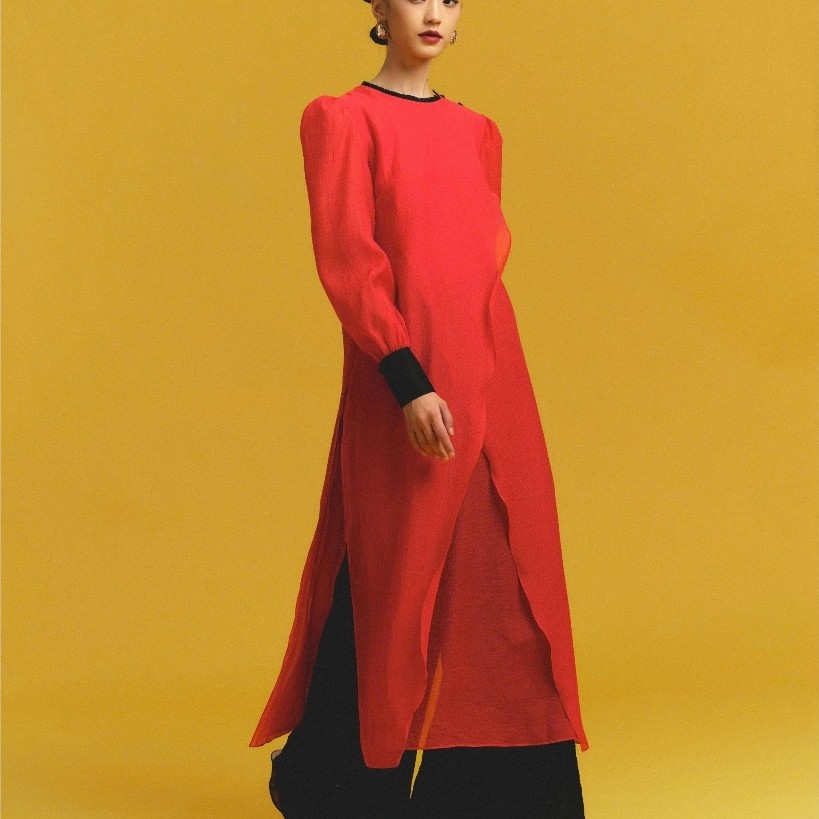 [ RÉNEE ] CNY ao dai set (with pants) made of high-quality red chiffon with long sleeves, feminine and elegant
