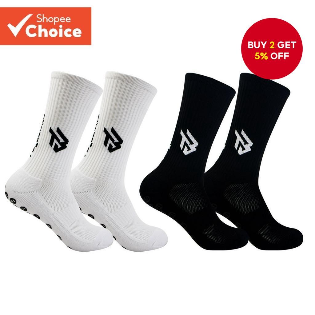 1 Pair Men Women Anti-Slip Sports Socks with Unique Print - Breathable Football Tennis Socks for Training & Outdoor Activities(Black/White) Stokin Lelaki Stokin Anti Slip Grip Socks