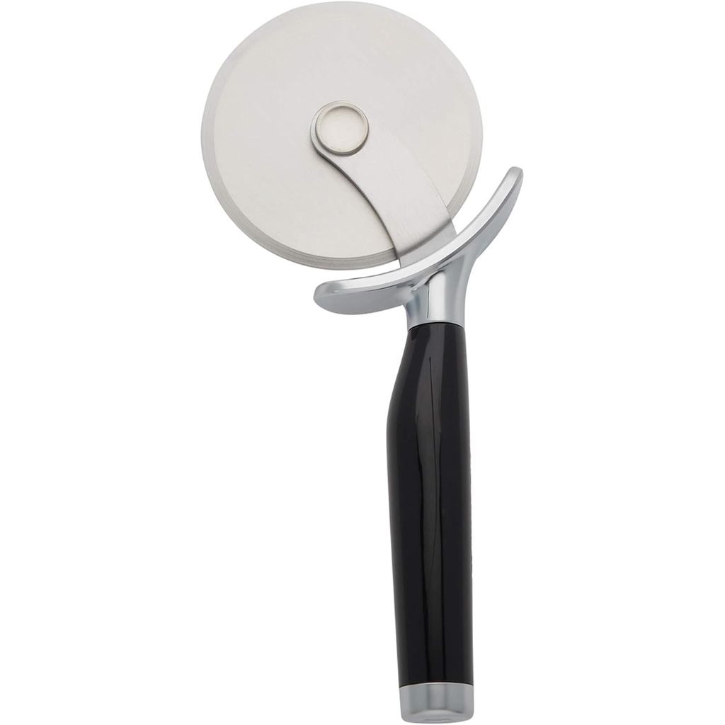 Pisau Pizza KitchenAid Classic dengan Bilah Tajam untuk Memotong Kulit Pizza, Pai dan Lain-lain, Dilengkapi dengan Pelindung Jari untuk Keselamatan dan Pegangan yang Selesa untuk Melindungi Jari, Selamat untuk Mesin Cuci Pinggan, 9-inci.