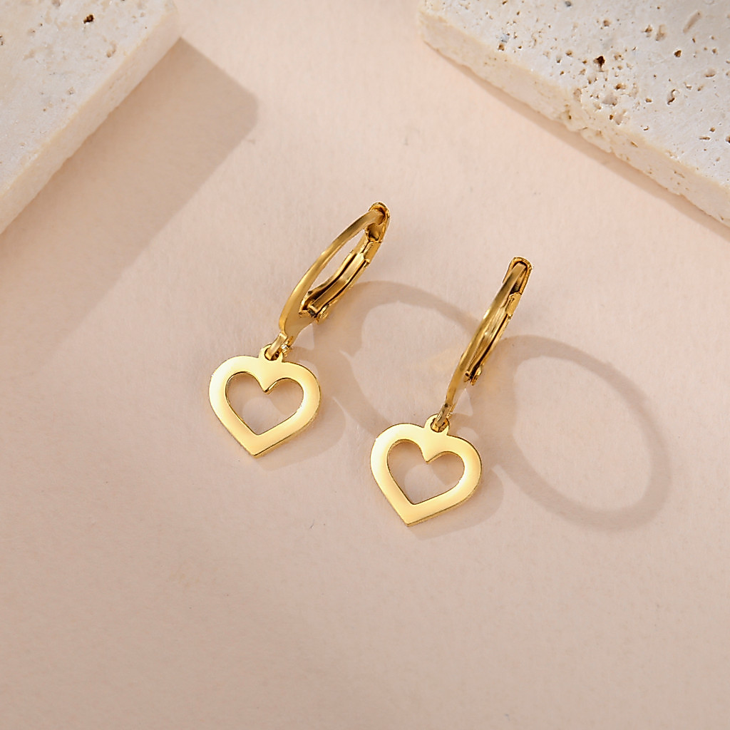 SKYRIM Women's Dainty Love Heart Earrings Stainless Steel Hypoallergenic Glamorous Jewelry