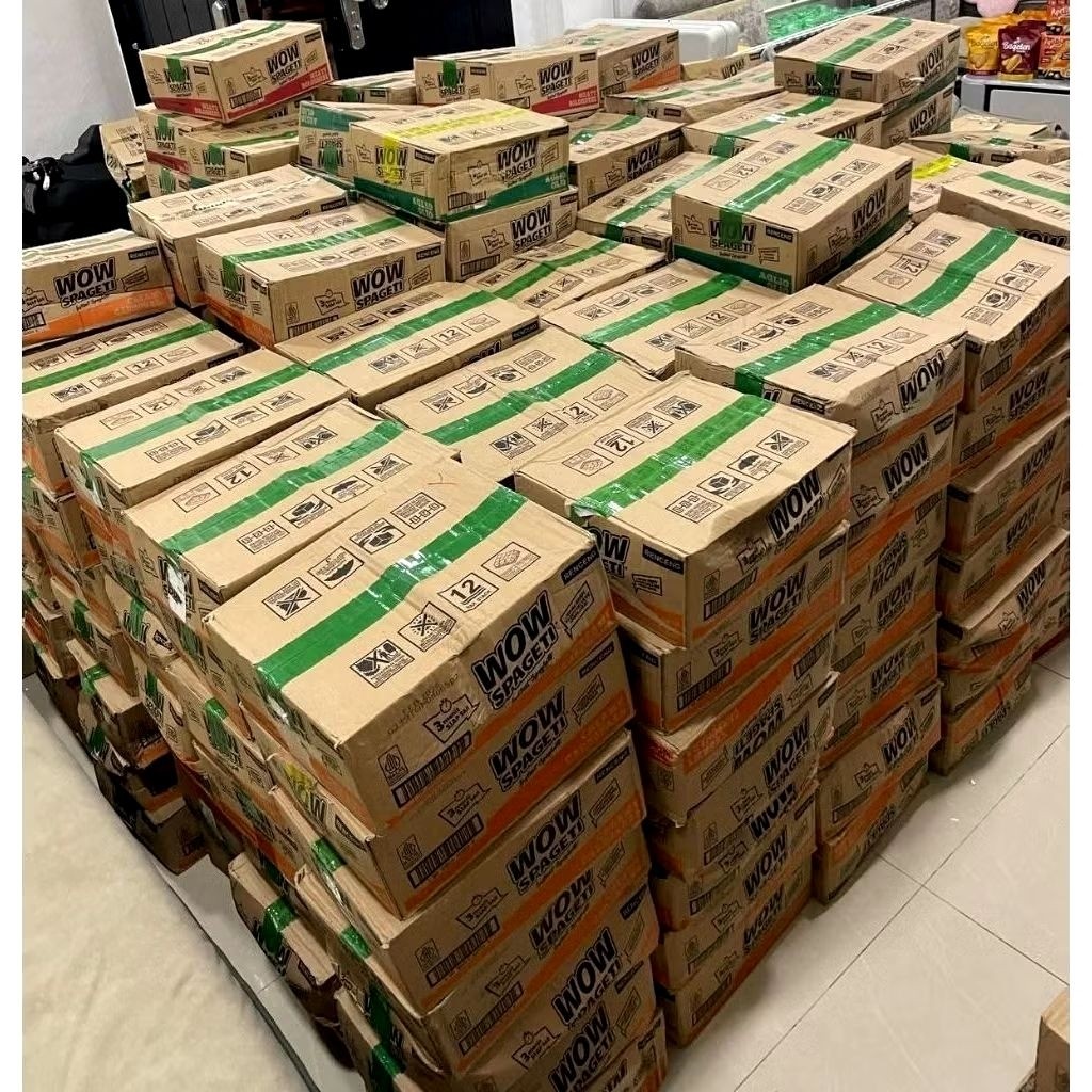 Wow Spageti instant Spaghetti kemasan 75g-88g/harga untuk satu karton isi 40bks.