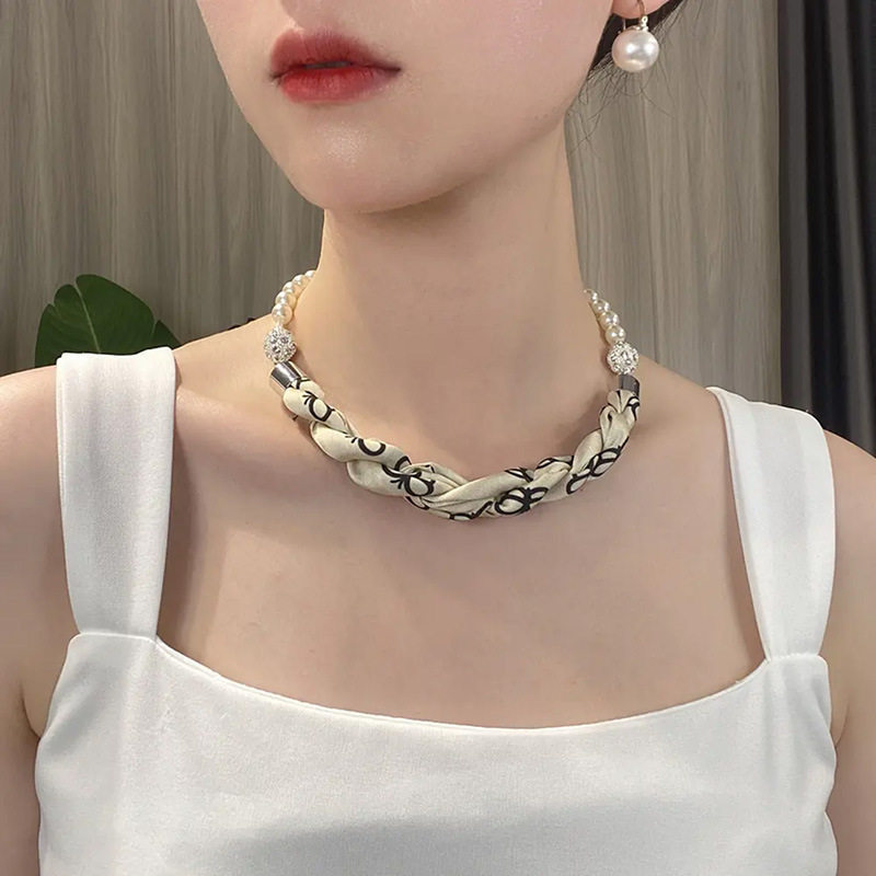 Thyroid Postoperative Blocking Handy Tool Magnetic Silk Scarf Pearl Necklace Neck Blocking Neck Lines Covering Scar Accessories High-End F