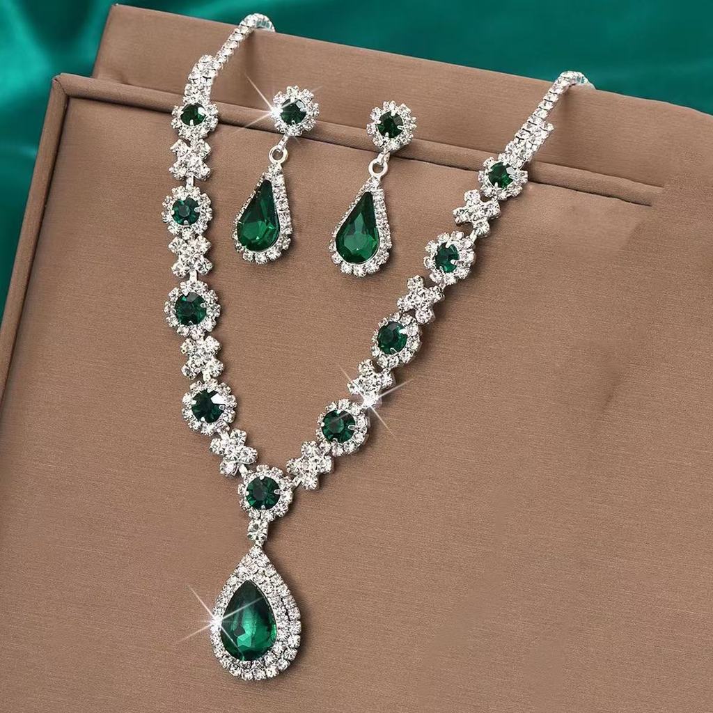 Emerald crystal teardrop necklace, vintage teardrop bridal jewelry set, elegant women's earrings