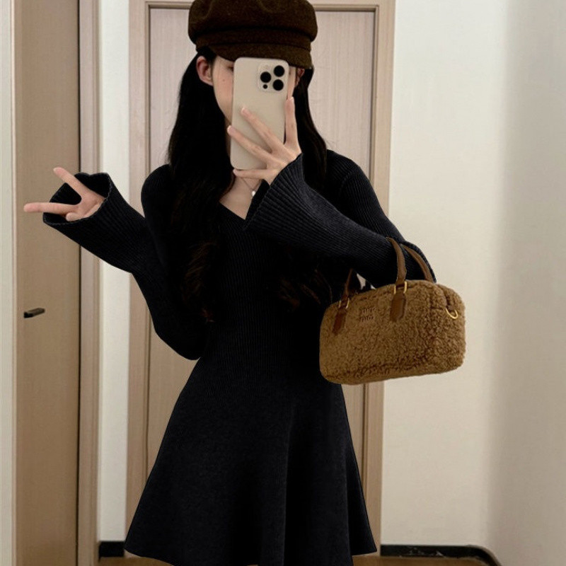 French High-End Knitted Dress - Slim-Fitting Long Sleeves for Women | Autumn Winter 2025 New Arrival