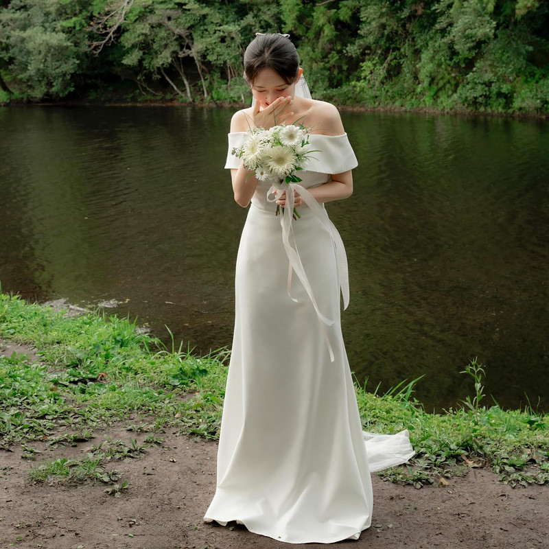 Korean Lightweight Wedding Dress - Fishtail Silhouette One Shoulder Lotus Leaf Sleeve for Couples Photoshoot