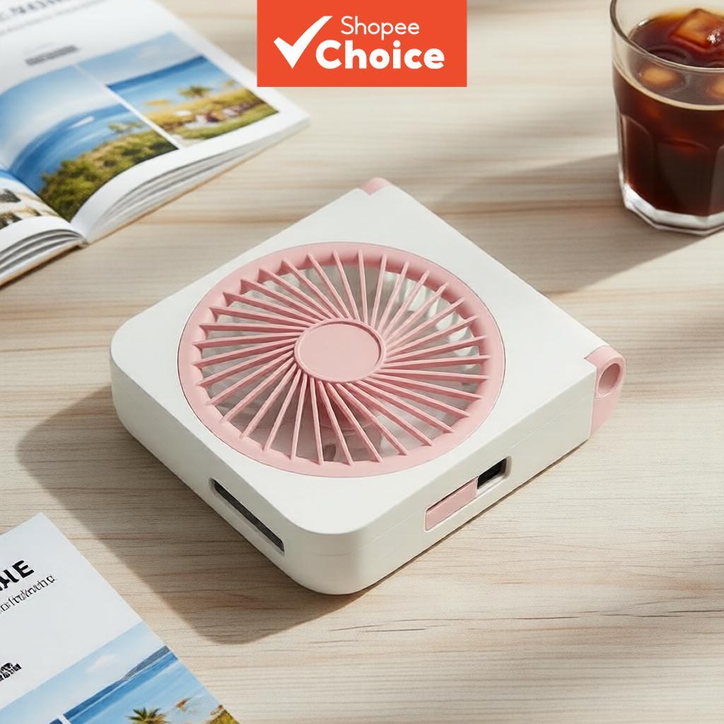  A portable USB desktop fan, offering cooling comfort anywhere, anytime. Available in 1200mAh and 2500mAh battery capacities, with 3 speed settings and a 160° silent oscillation.  Kipas meja USB mudah alih yang sentiasa sejuk dan selesa pada bila-bila