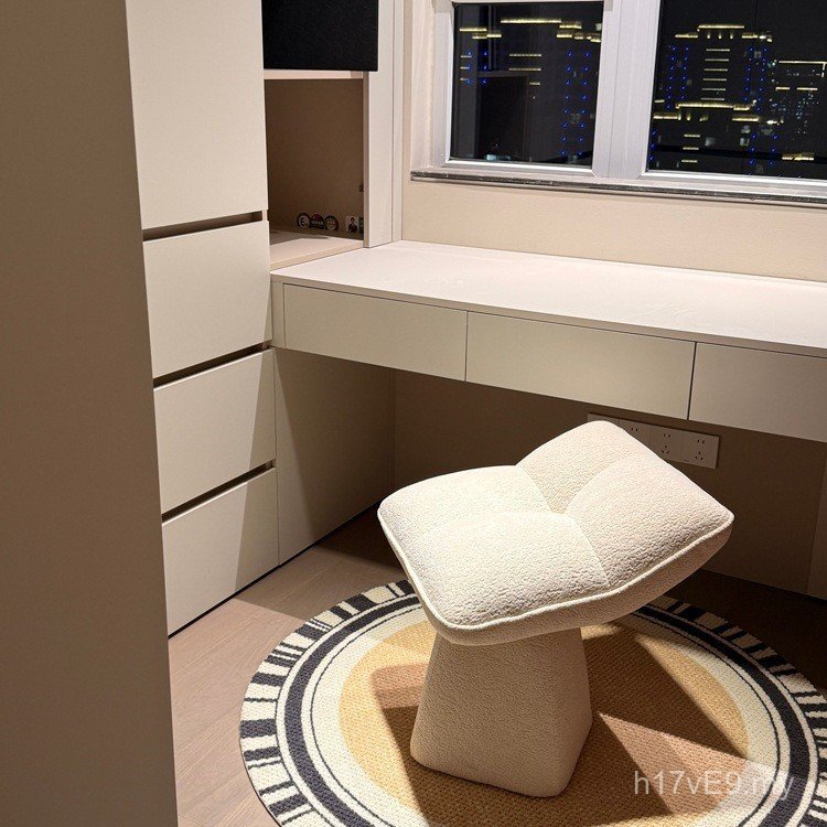 Chair Designer Nail Makeup Small Stool Rotating Household Light Makeup Living Room Chair Dressing Table Luxury Creative Beauty Bedroom Stool I4GO
