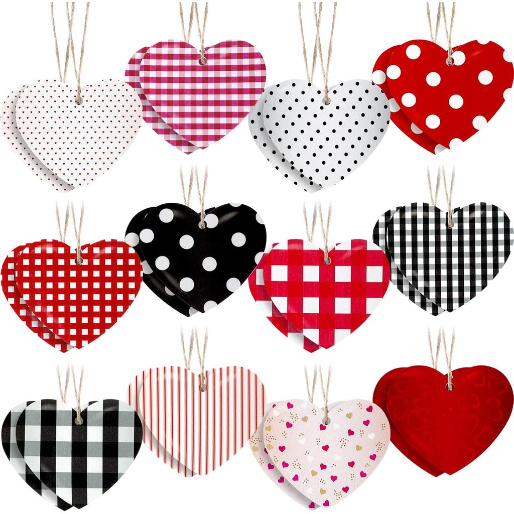 Zomiboo 24 Pcs Hiasan Hati Hari Valentine Hiasan Gantung Merah dan Merah Jambu Tag Kayu Hiasan Hati Kotak-kotak Buffalo untuk Kraf Rumah Ulang Tahun Pesta Hari Lahir Dis