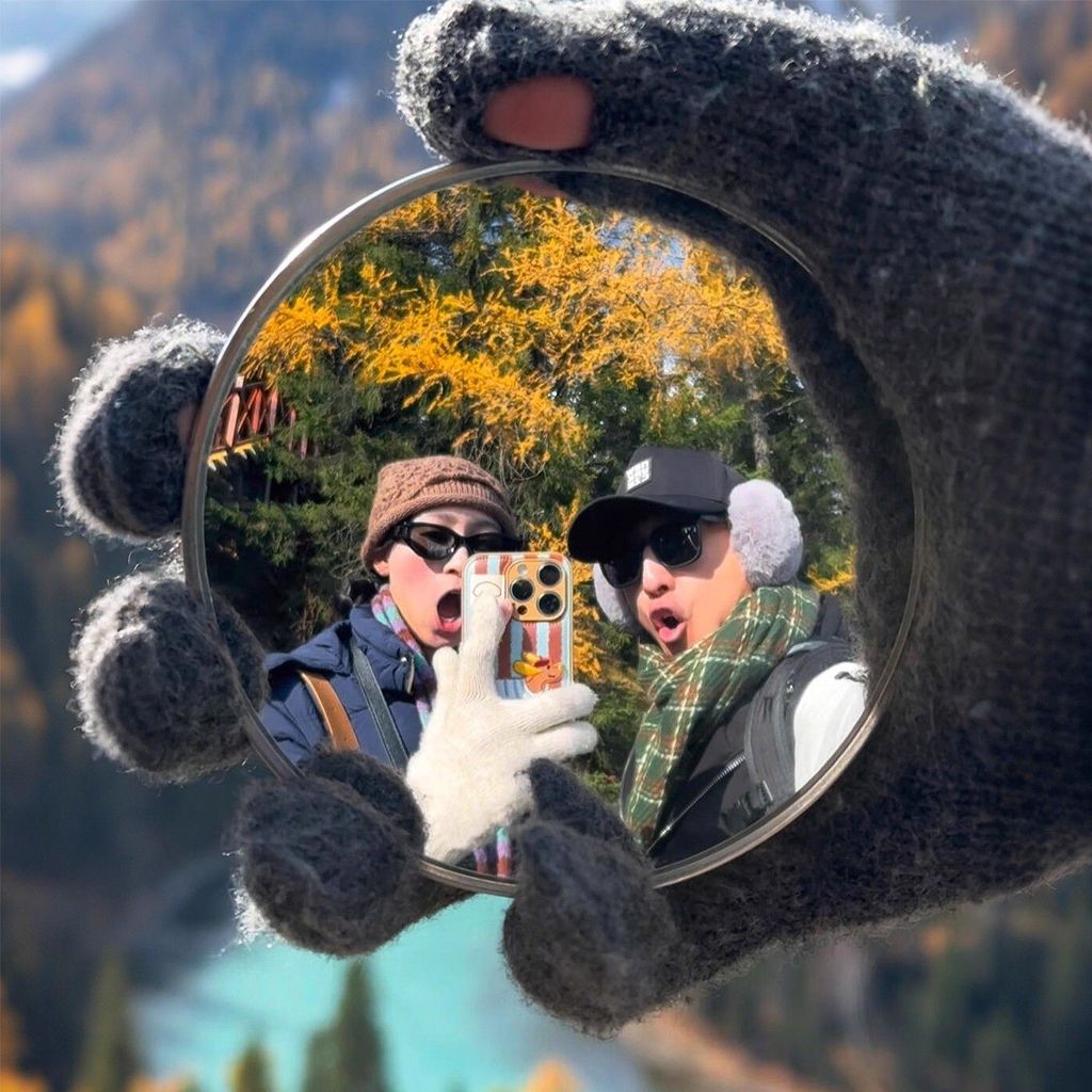 最新款i人拍照反光镜旅行拍照小圆镜随身手持小红书同款圆形旅游凸面镜I people take pictures of mirrors, travel and take pictures of small round mirrorsMG
