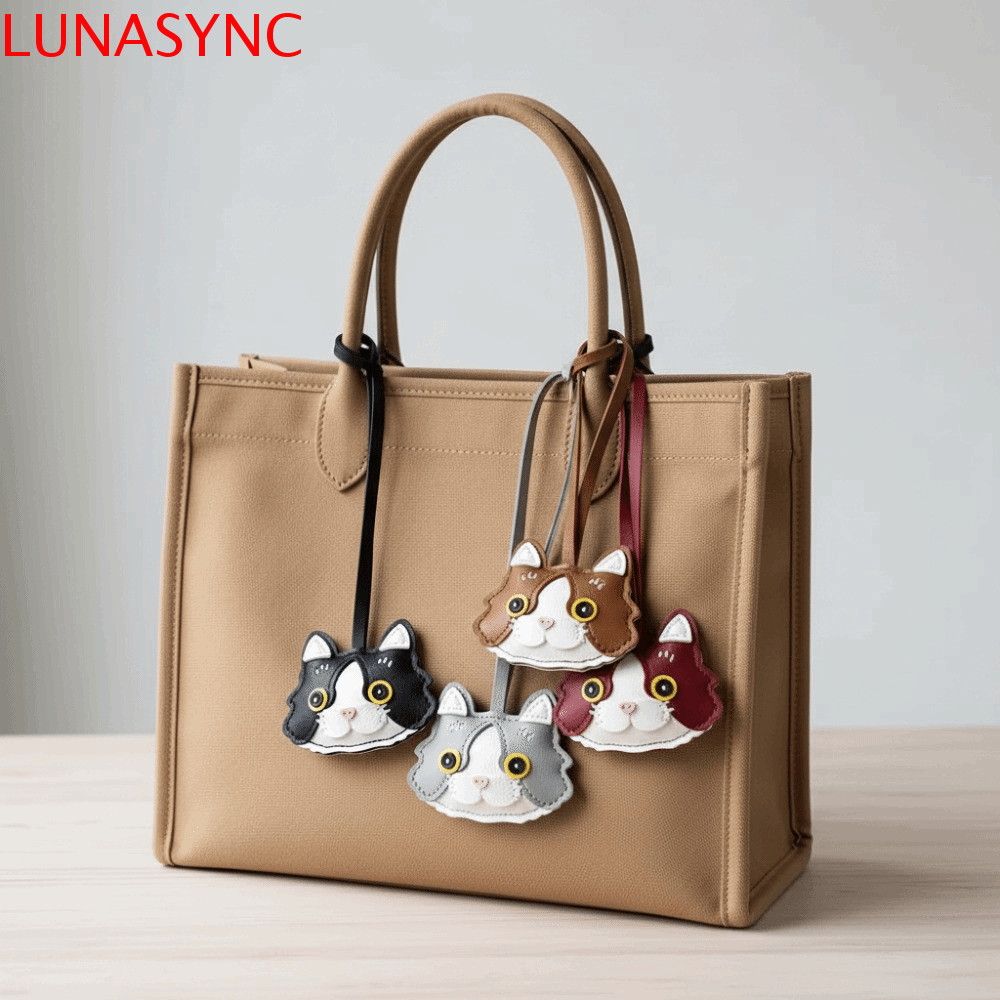 LUNASYNC Cat Leather Pendant, Doll Kitten Cartoon Cat Leather Keychain, Cute Bag Accessories Leather Versatile Animal Bag Hanging Home Decor
