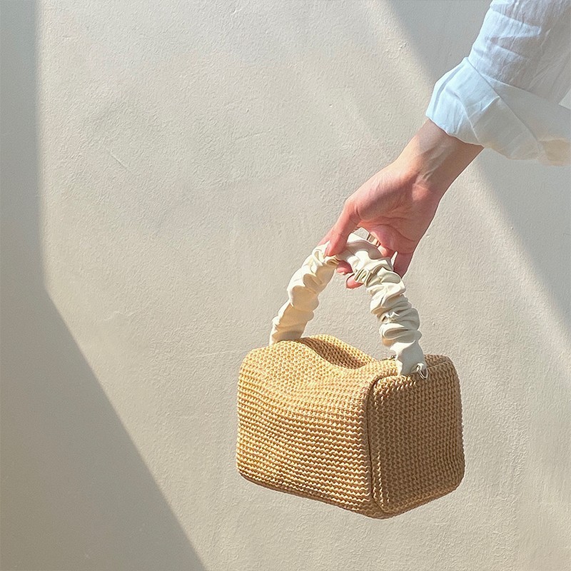 Summer Straw Bag Women 2026 New Style Girl Retro Pleated Contrast Color Portable Square Bag All-Match Diagonal Bag Trendy